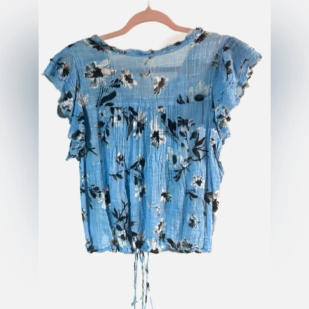 Free People FP ONE Floral Gauze Top Womens Medium Blue Flutter Sleeve‎ Boho M